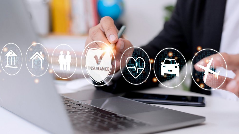 Poszczególne ikony symbolizujące rodzaje ubezpieczeń Grafika z ikonami dotyczącymi ubezpieczeń